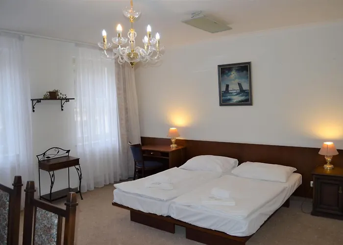 Hotel Petr KLV