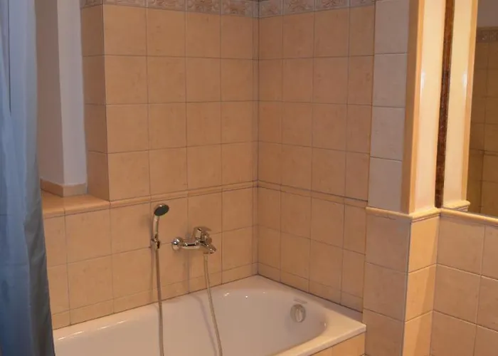 Hotel Petr KLV